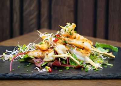 Scampi-Spiel mariniert mit Apfel-Curry-Sauce