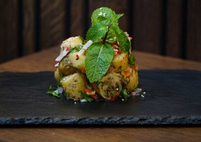 Kleine Kartoffeln in Zitrone, Olivenöl und Minze